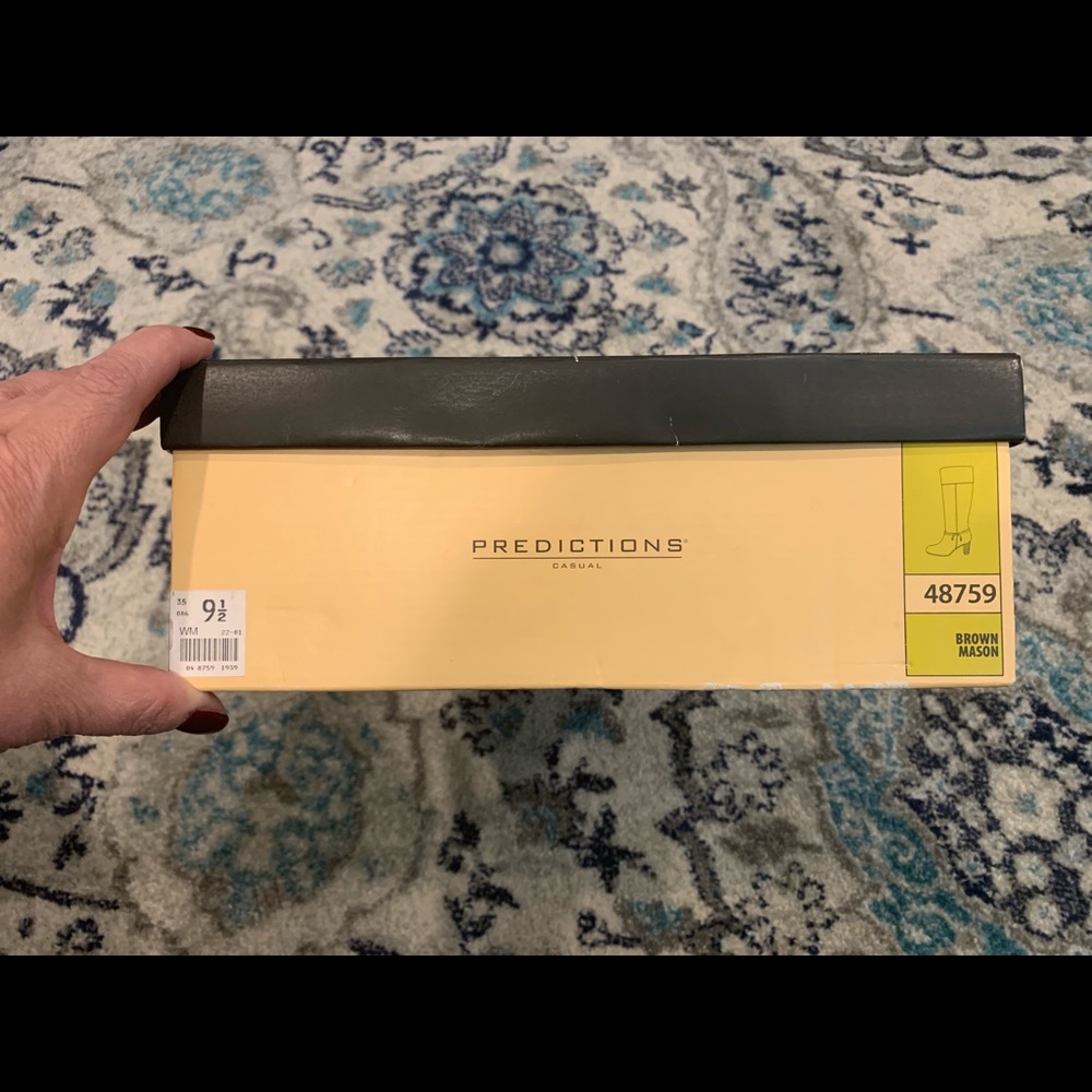 NWT Brown Suede Boots - Picture 6 of 7